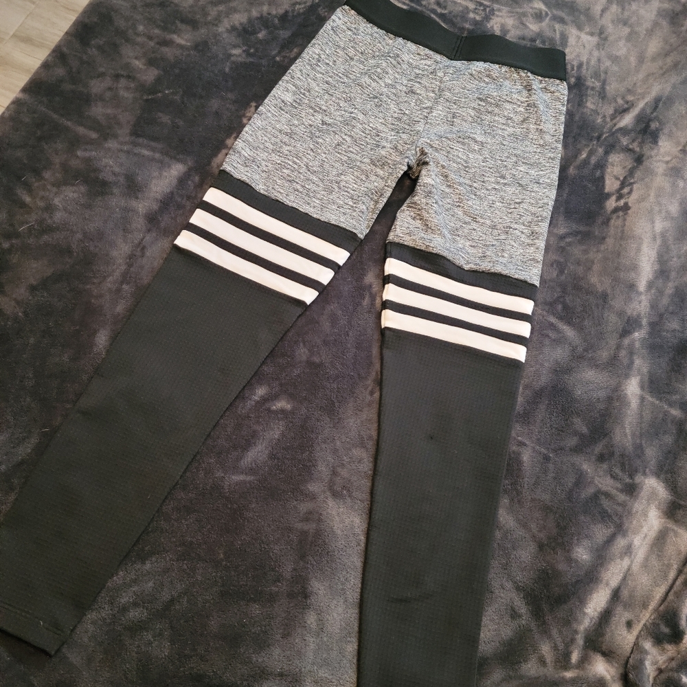Bombshell sporty workout leggings